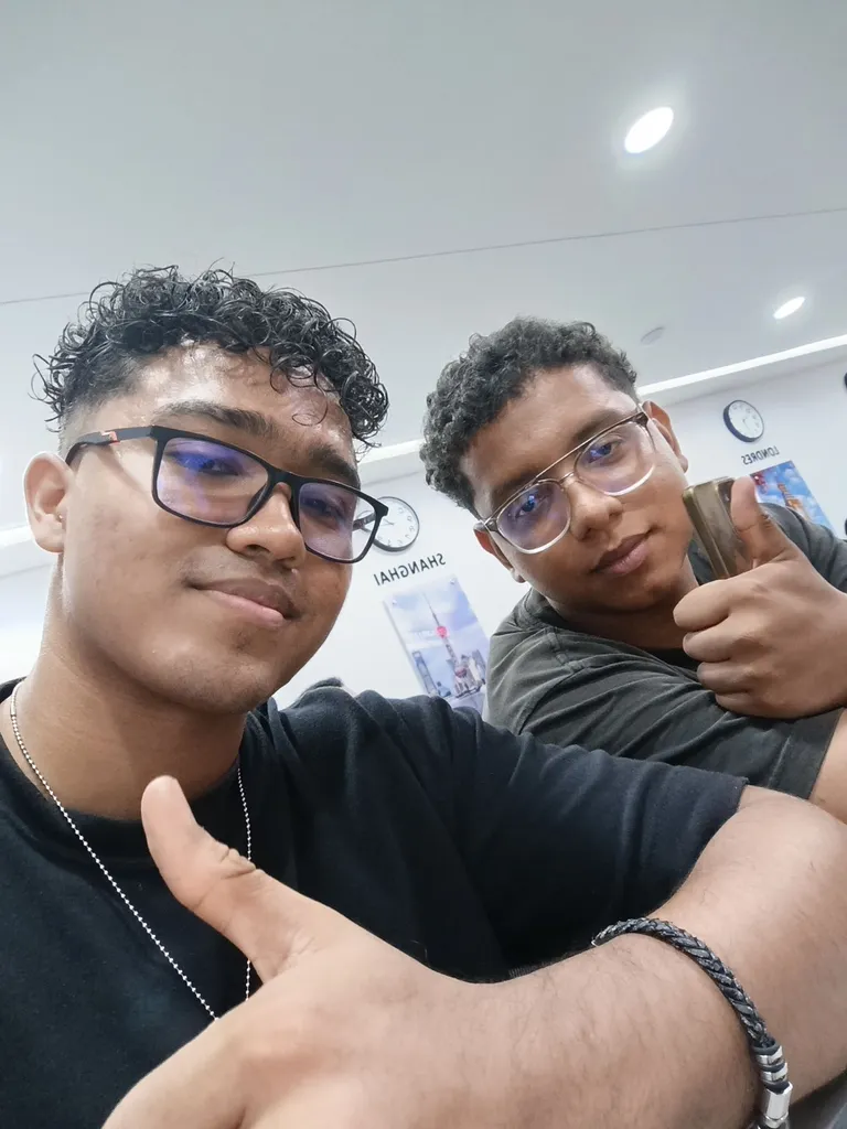Moment media